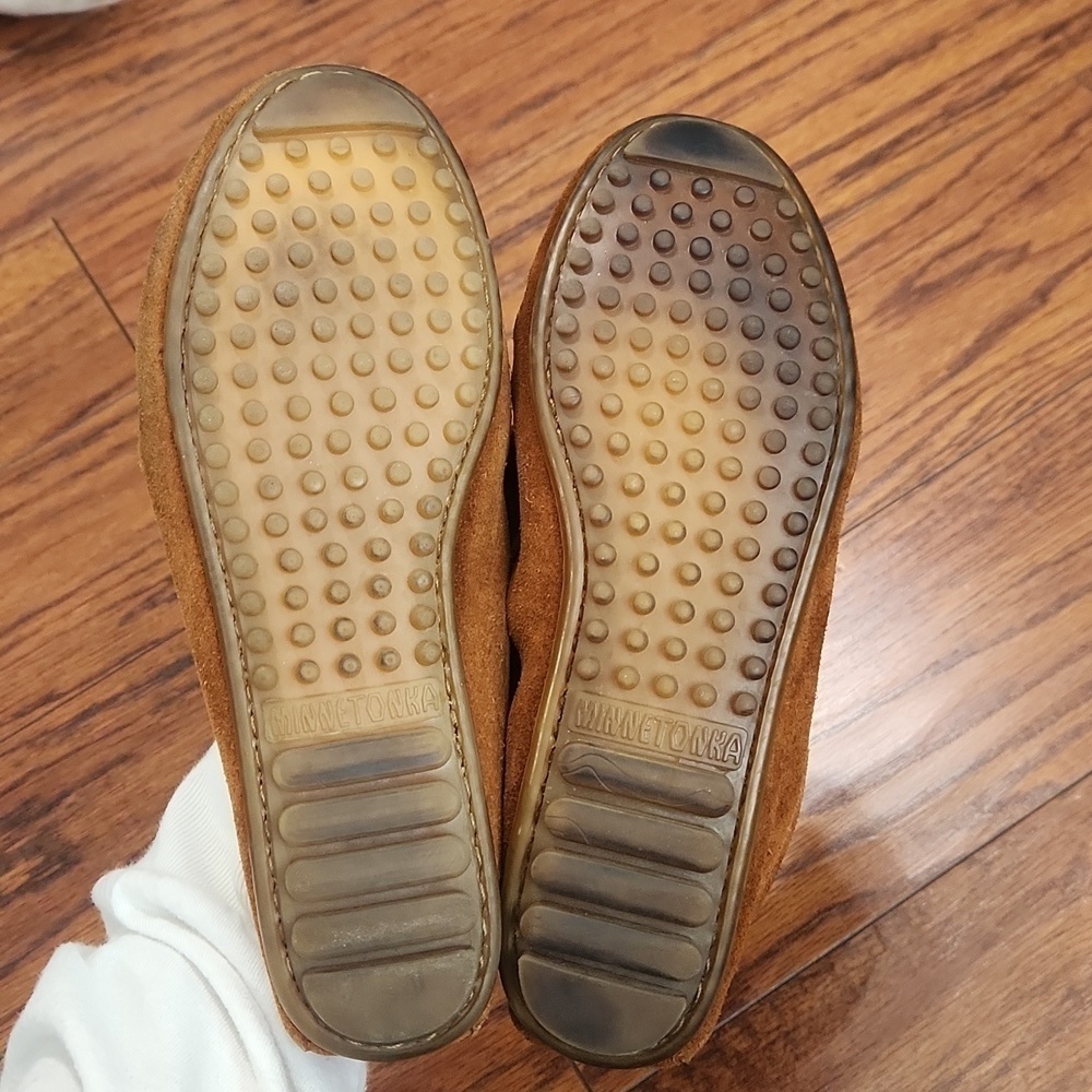 Minnetonka Women's Kilty Hardsole Moccasin - Picture 6 of 6